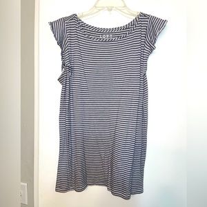 Black and white T-shirt